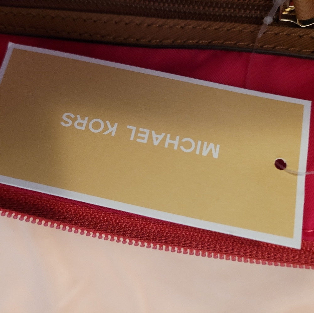 Michael Kors Pink Bag 💖 - Picture 9 of 10